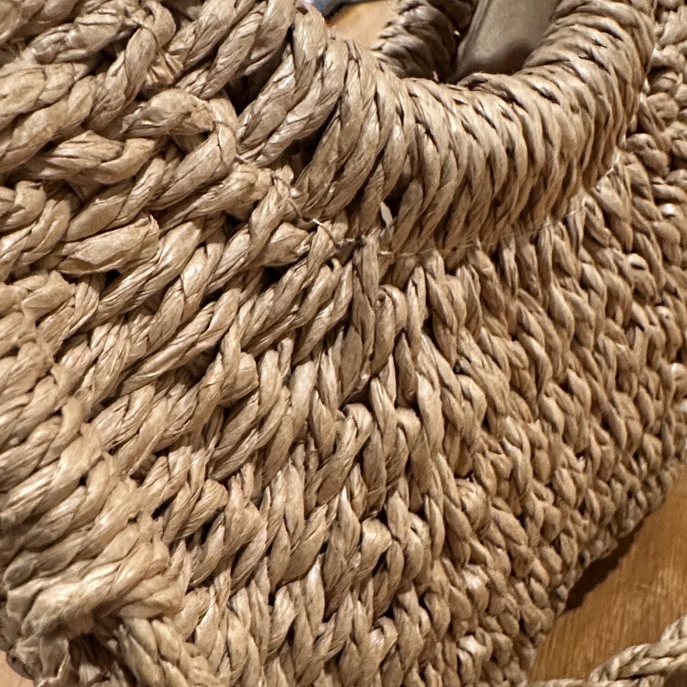 *last chance* Shein | Stylish Tan Woven Handbag - Picture 6 of 12